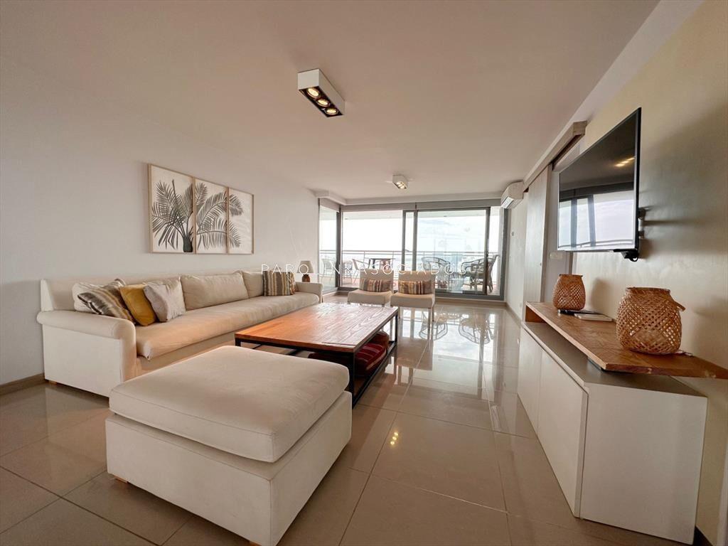 Apartamento en venta de 3 dormitorios en Edificio