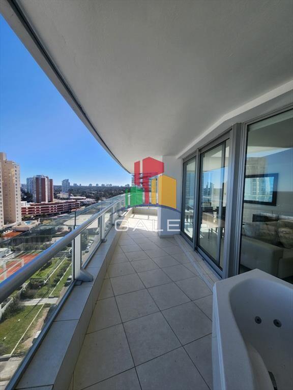 Vende apartamento de 3 dormitorios en Mansa- del