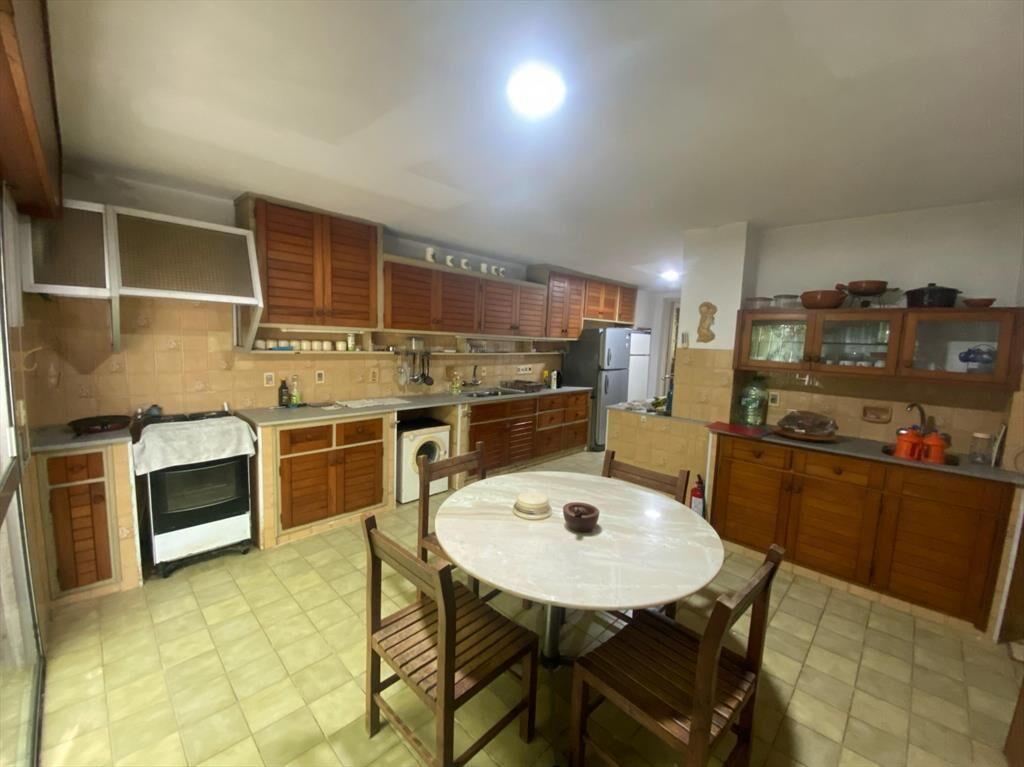 IDEAL EMPRESA O FAMILIAS NUMEROSAS, POSIBLES 3 CASAS.