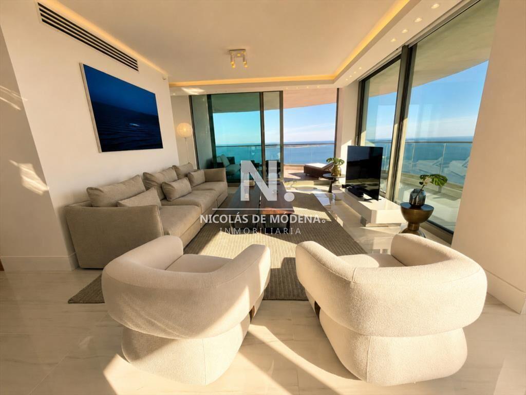 Espectacular departamento de 4 suites frente al