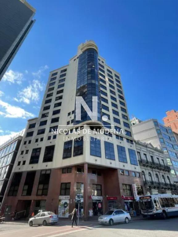 2 OFICINAS EN VENTA UNIFICADAS EN CIUDAD VIEJA!