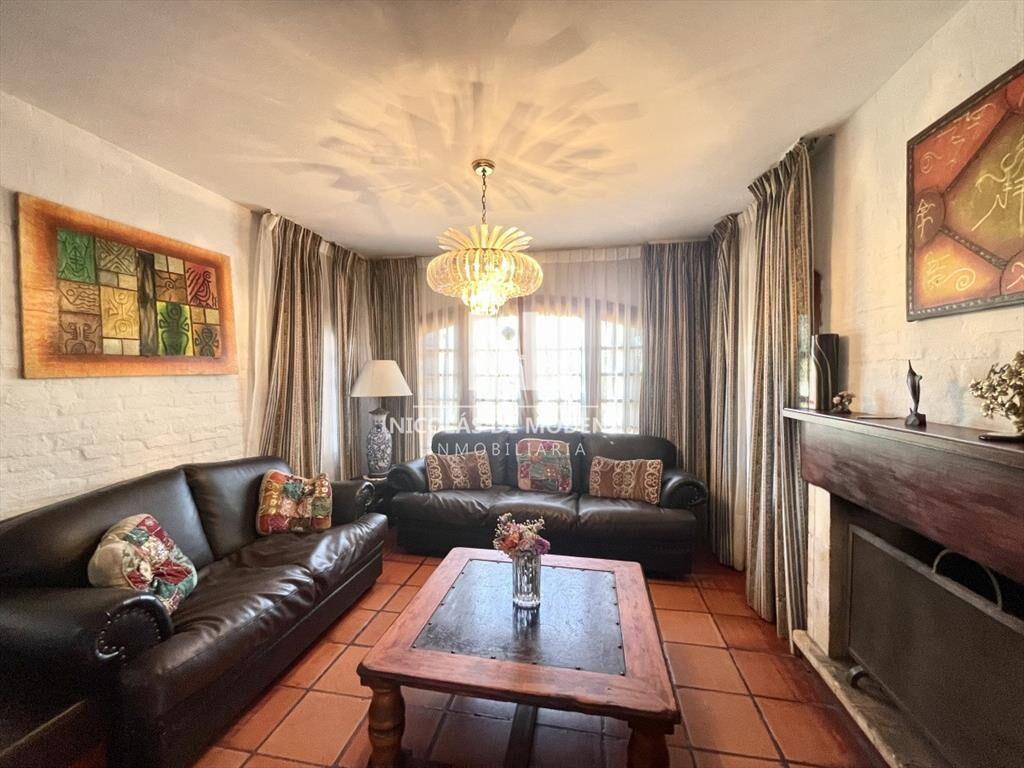 Venta Casa - 5 dormitorios 3 baños - Punta