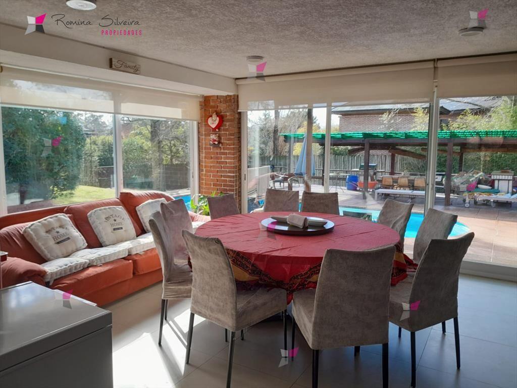 VENTA DE CASA DE 5 DORMITORIOS EN CANTEGRIL PUNTA