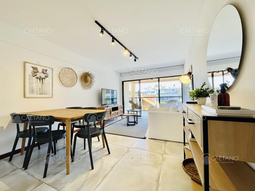 Apartamento de 2 Dormitorios en playa El Emir, -