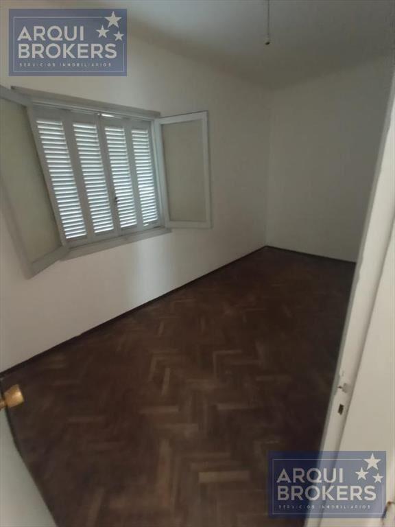 Venta con renta apartamento dos dormitorios en Malvín