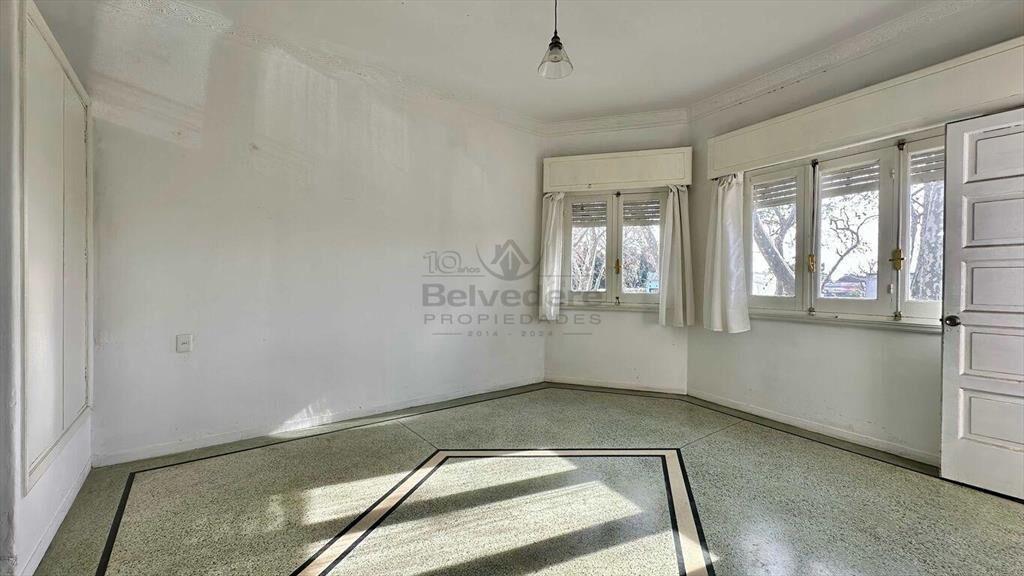 Casa cuatro dormitorios + Local en venta en Belvedere