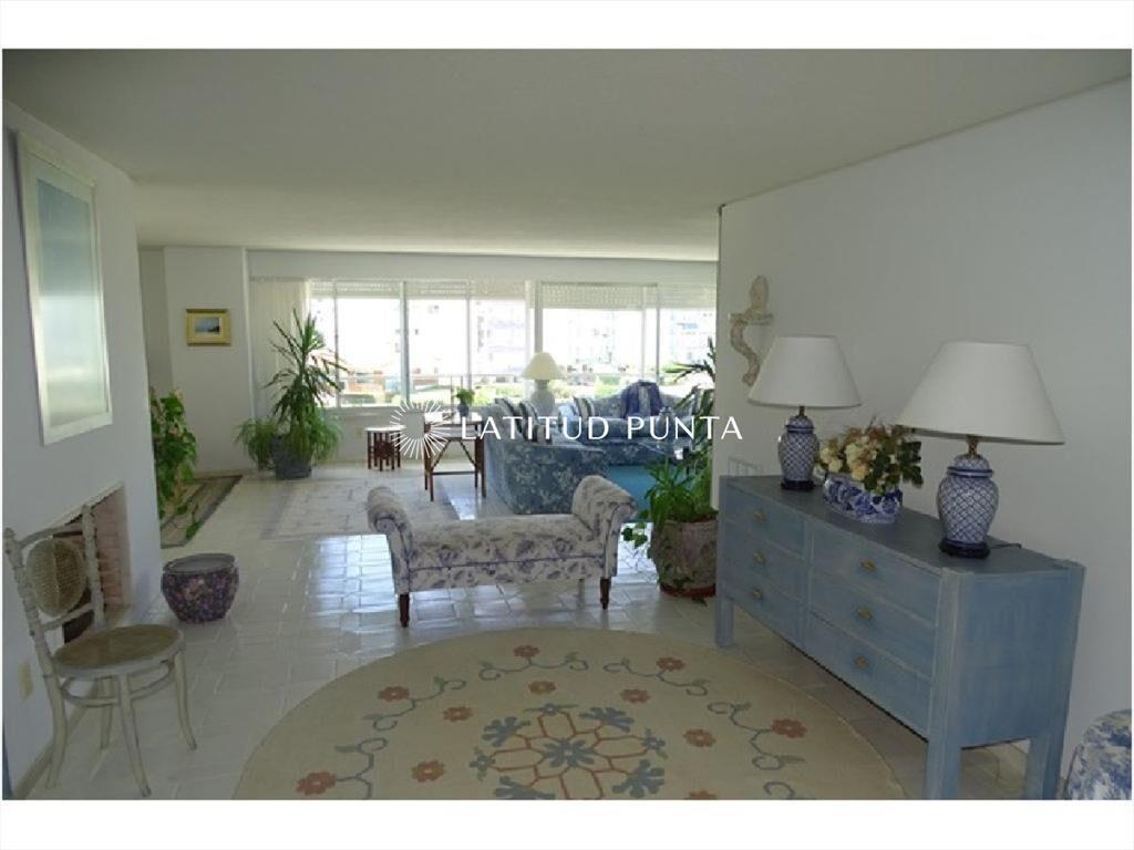 Apartamento en Pez Espada, 3 dormitorios más