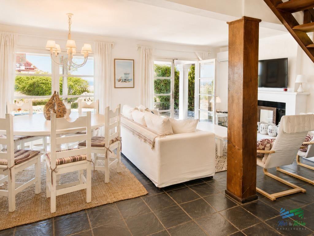 Alquiler Anual, Excelente Casa de 4 Dormitorios con Piscina