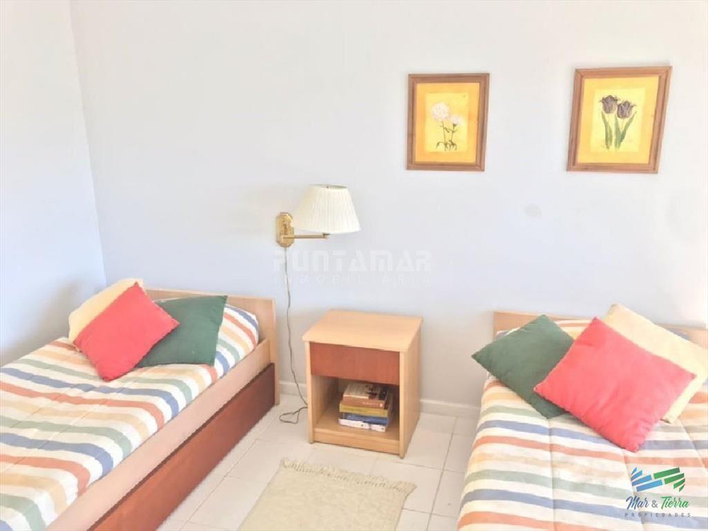 HERMOSO APARTAMENTO CON UNA AMPLIA TERRAZA , A DE