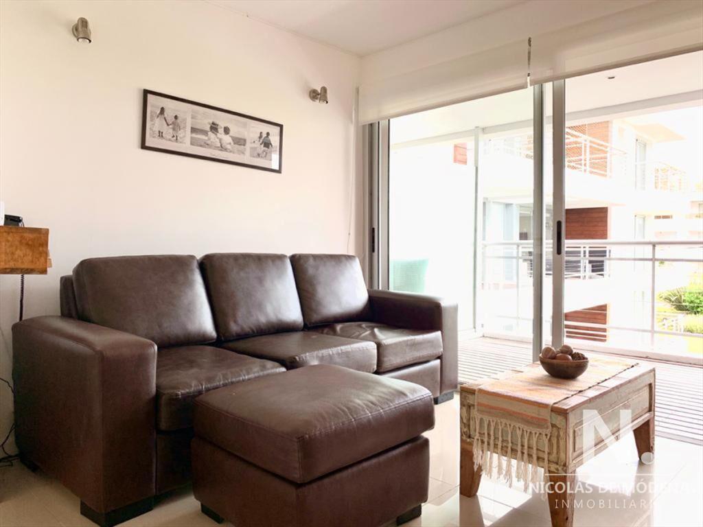 Apartamento en Venta de dos dormitorios con parrillero en P
