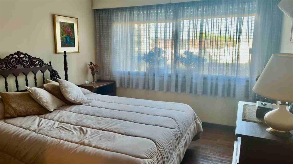 Venta Apto 4 Dormitorios Frente al Golf 2 Cocheras