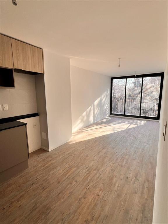 Apartamento de 1 dormitorio al frente a pasos del Shopping