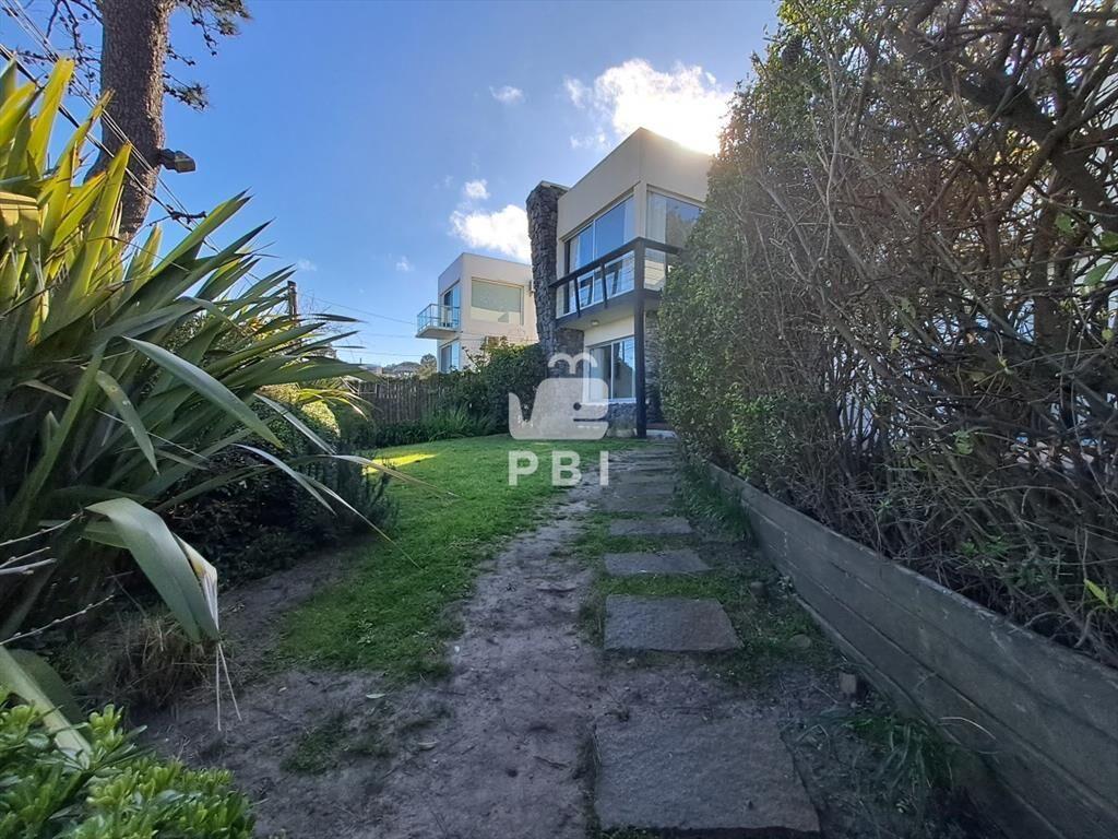 Venta de casa 6 dormitorios en la Barra  - Ref :