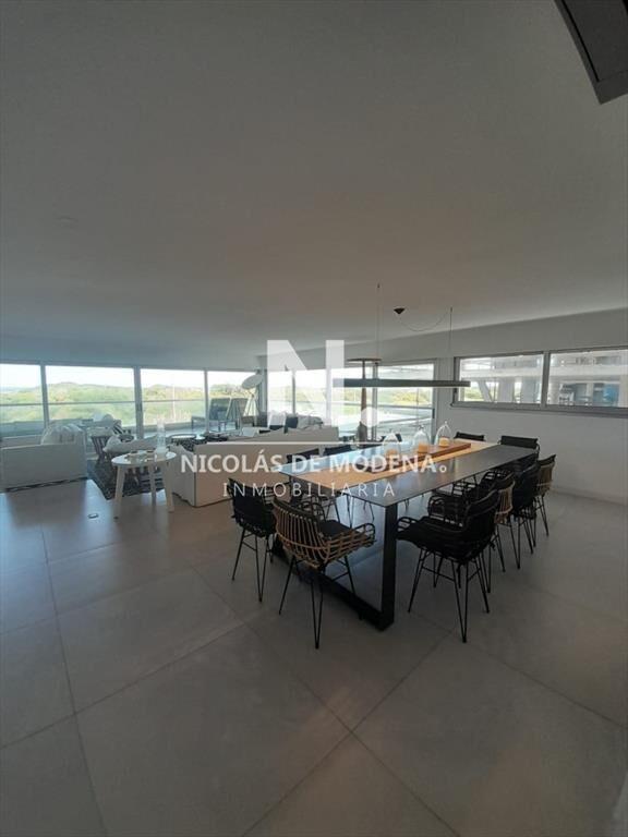 Apartamento de 3 dormitorios en Silente , Punta ,