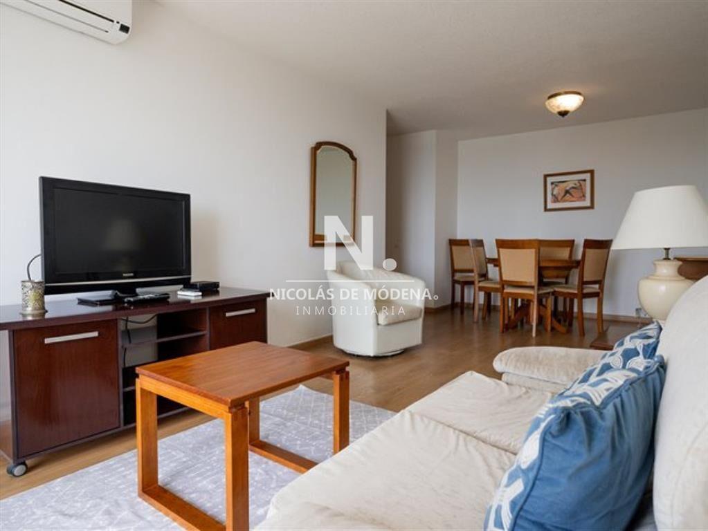 Vende apartamento de 2 dormitorios en Roosevelt,