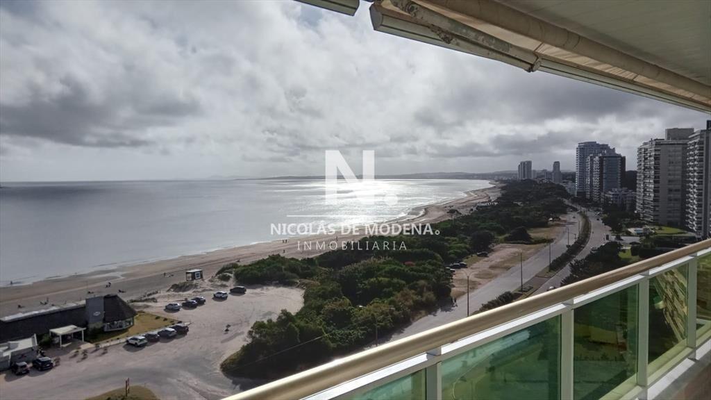 Hermoso departamento 3 dormitorios frente al mar