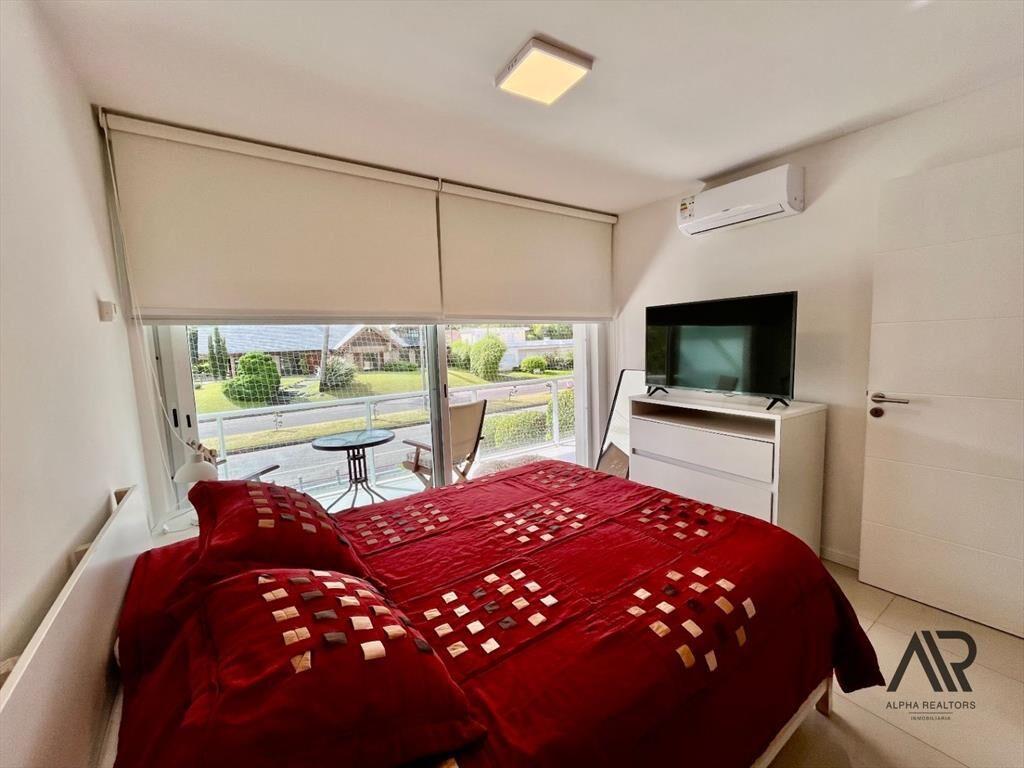 Apartamento en venta c/ cochera en Playa Mansa