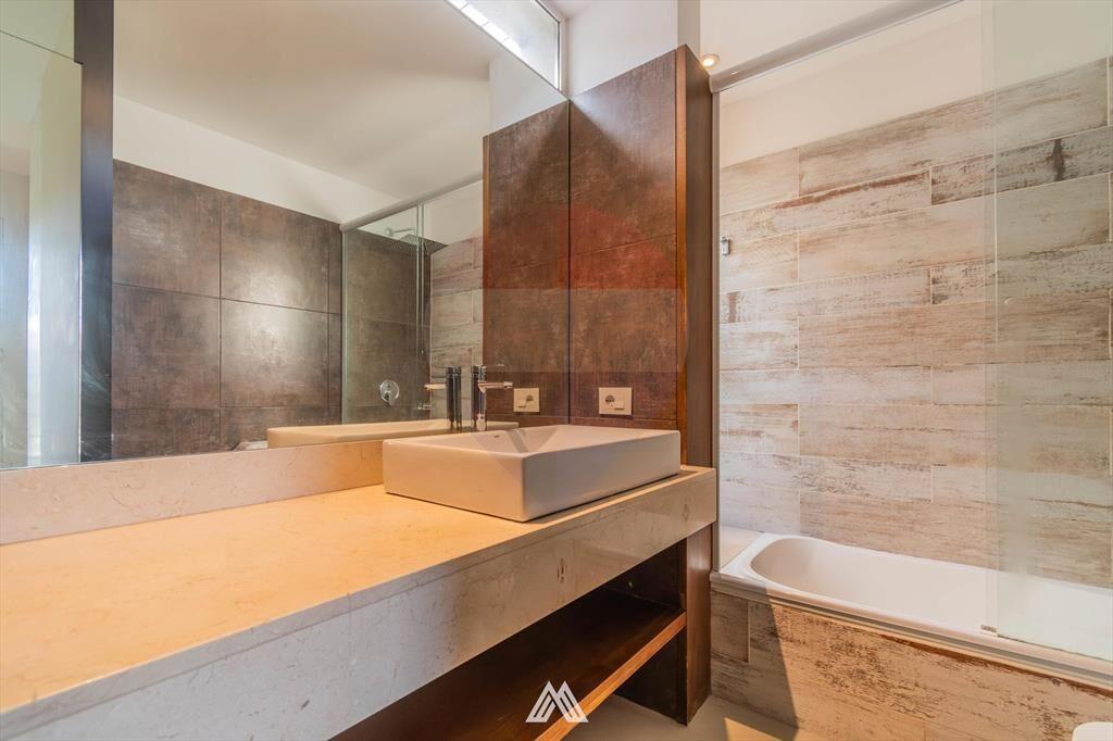 Casa reciclada, 3 dormitorios,  jardín y piscina