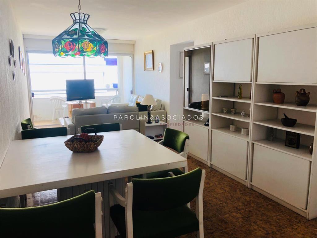 Apartamento en venta a pasos de Brava, Punta del Este.