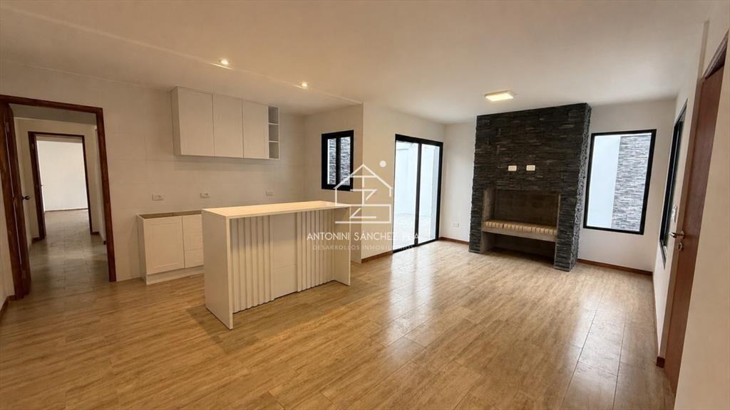 Venta casa tres dormitorios Punta del este barrio