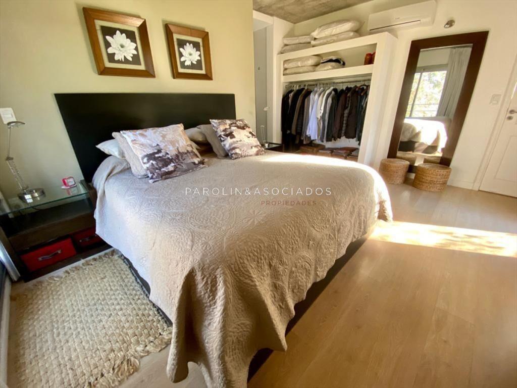 Casa en venta en barrio privado en RincÃ³n del