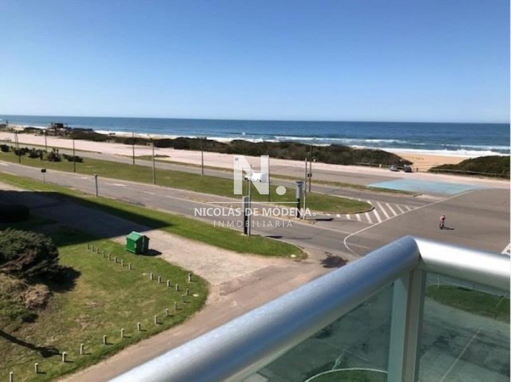 Hermoso departamento en venta con vista al mar.