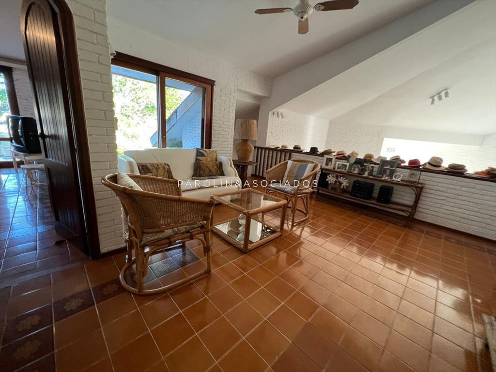 Casa de 4 dormitorios en venta en Lugano, Punta