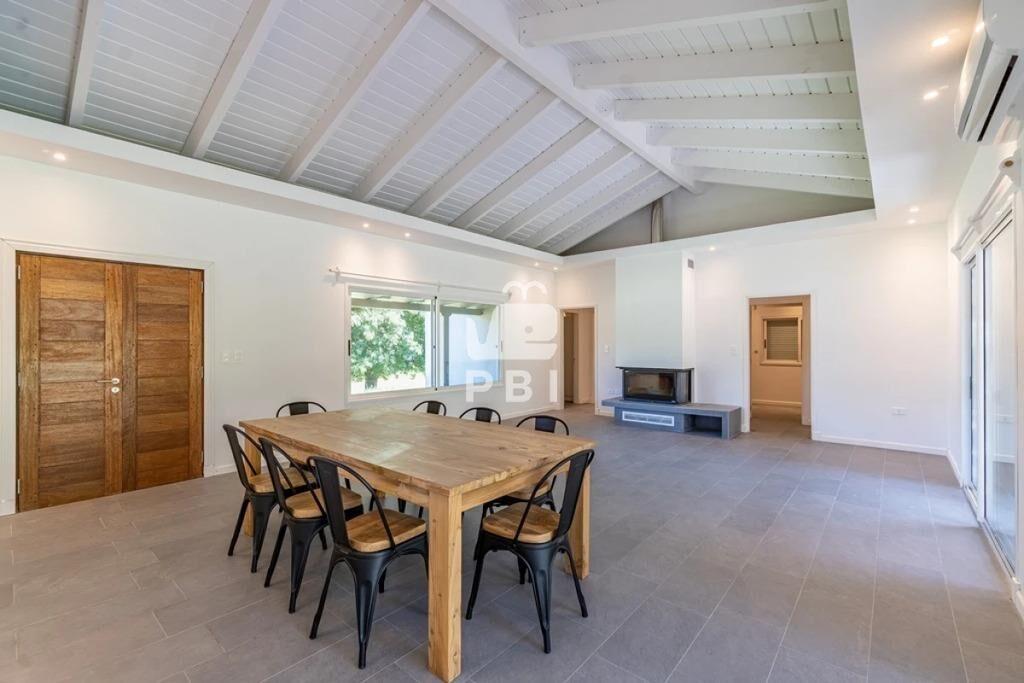 Casa 4 DORMITORIOS en Camino Lussich, Punta - Ref