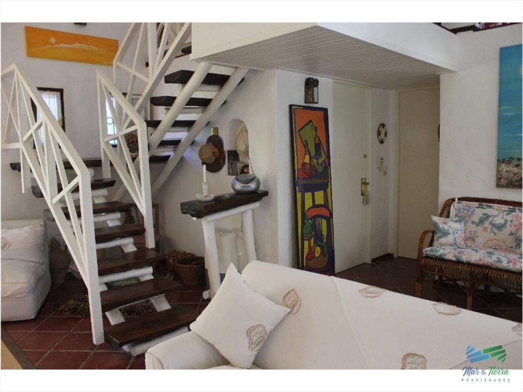 En venta y alquiler...  Casa en excelente zona,