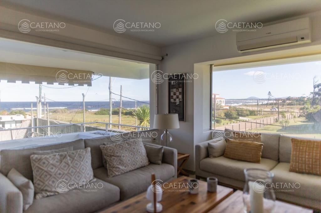 Excelente casa en Punta Ballena,  alquiler anual