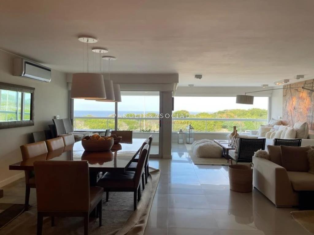 Apartamento en venta de 3 suites en edificio del