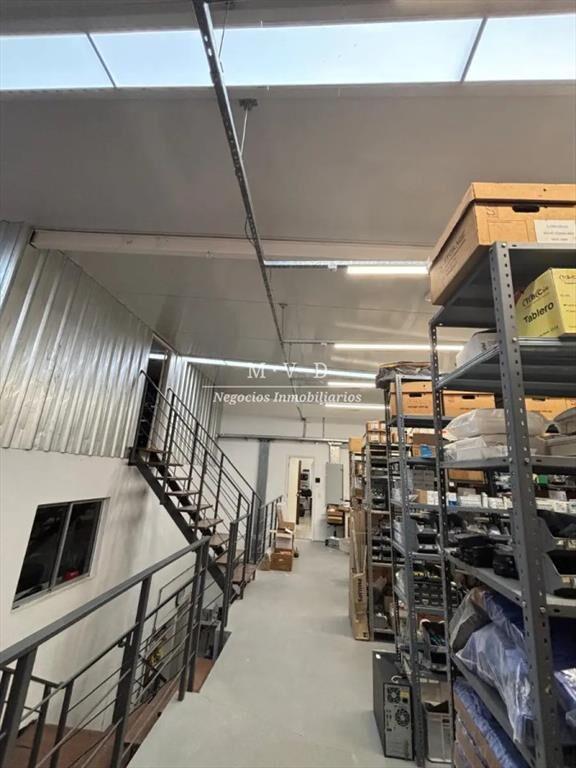 Local Multiuso de 400m2, Depósito En 2 Plantas,