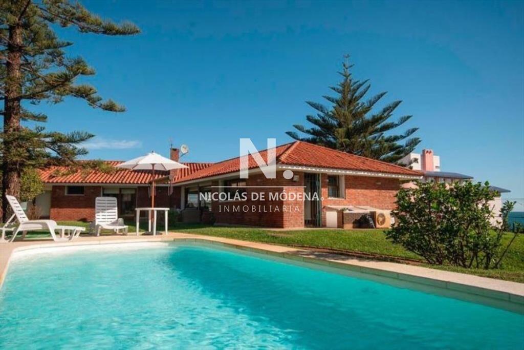 Excelente casa en venta y alquiler - Playa Mansa