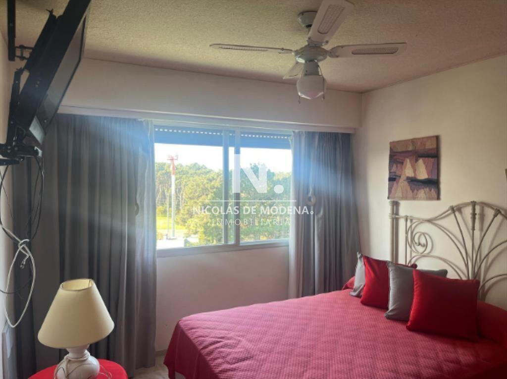 En venta apartamento de 3 dormitorios, con vista