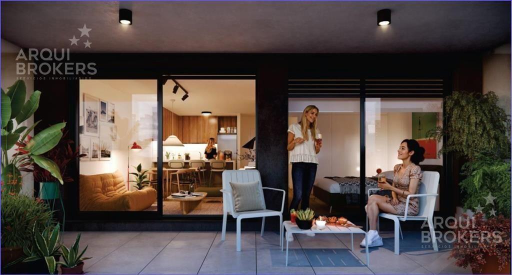 Apartamento de dos dormitorios con patio en venta en Cordón