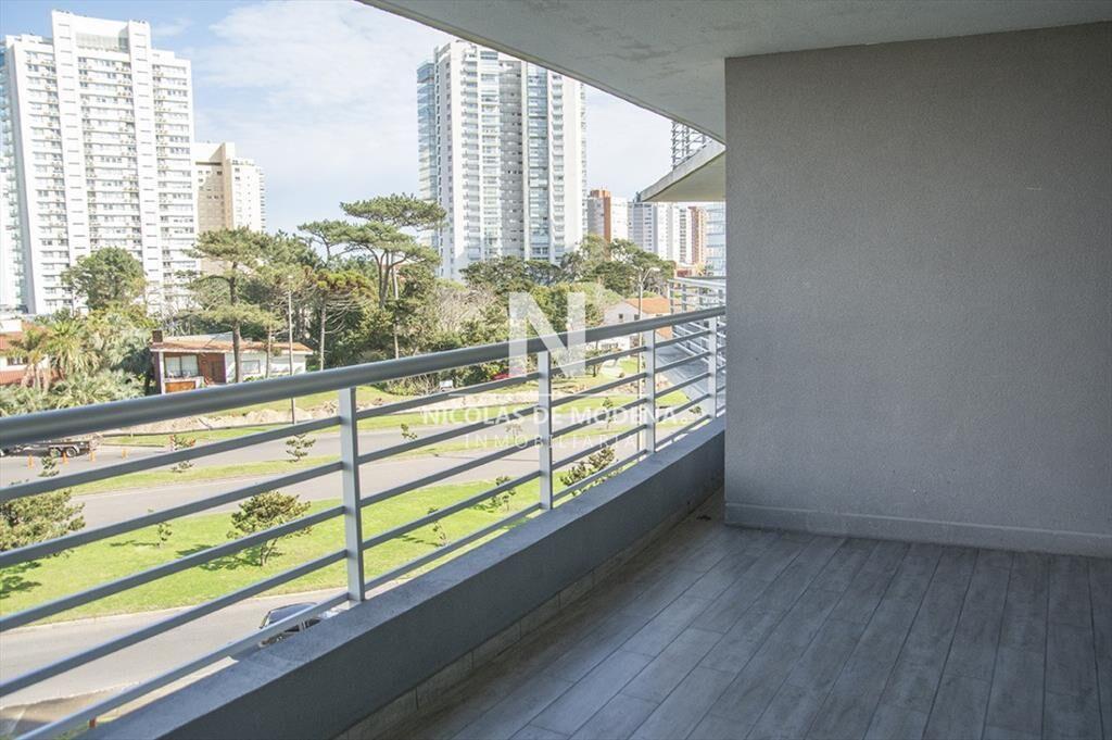 Departamento de 2 dormitorios en venta en torre moderna a m