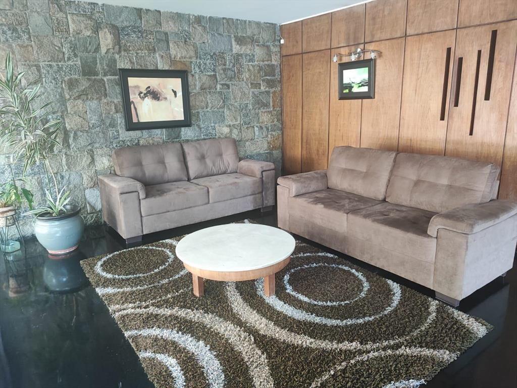 Apartamento en Punta Carretas de tres dormitorios.