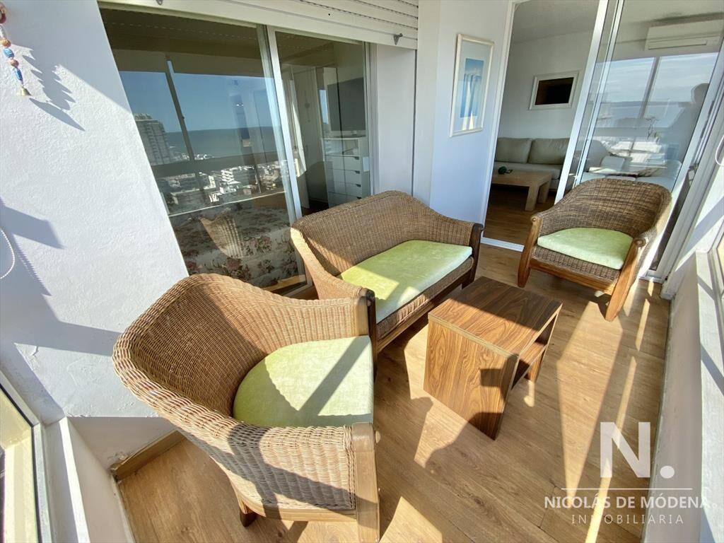 VENTA DE APARTAMENTO DE 3 DORMITORIOS EN PENINSULA PUNTA DE