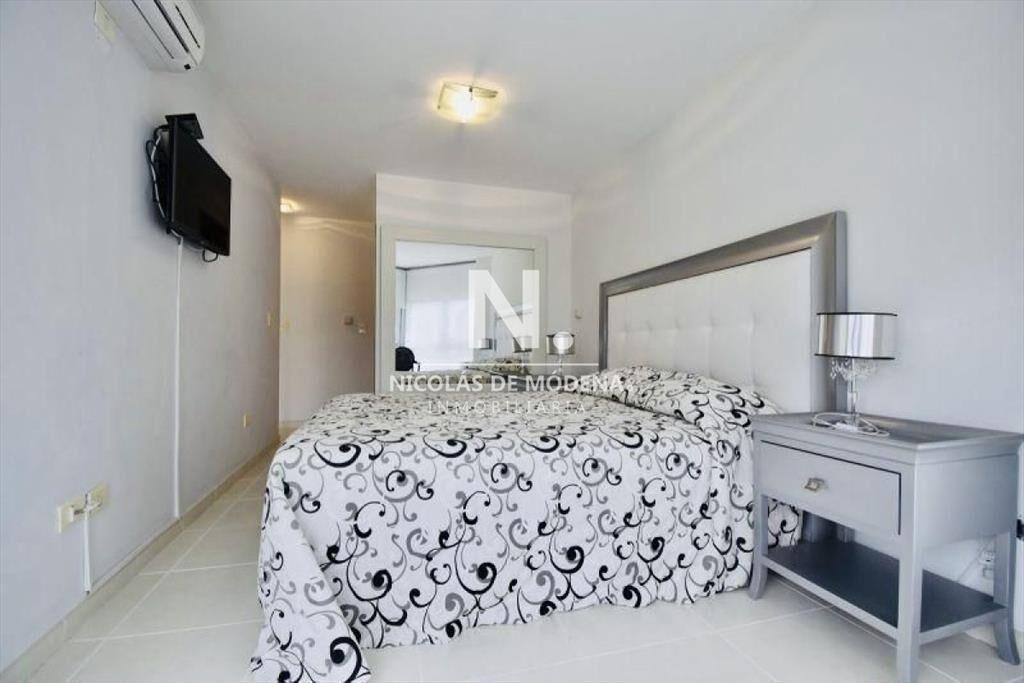 Venta apartamento de 3 dormitorios en playa mansa