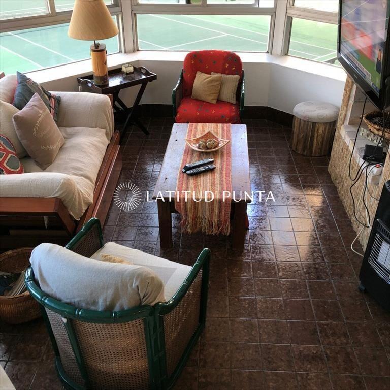 Apartamento en Roosevelt, 3 dormitorios más