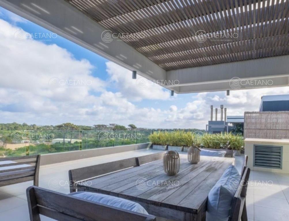 Alquiler espectacular penthouse duplex Punta del