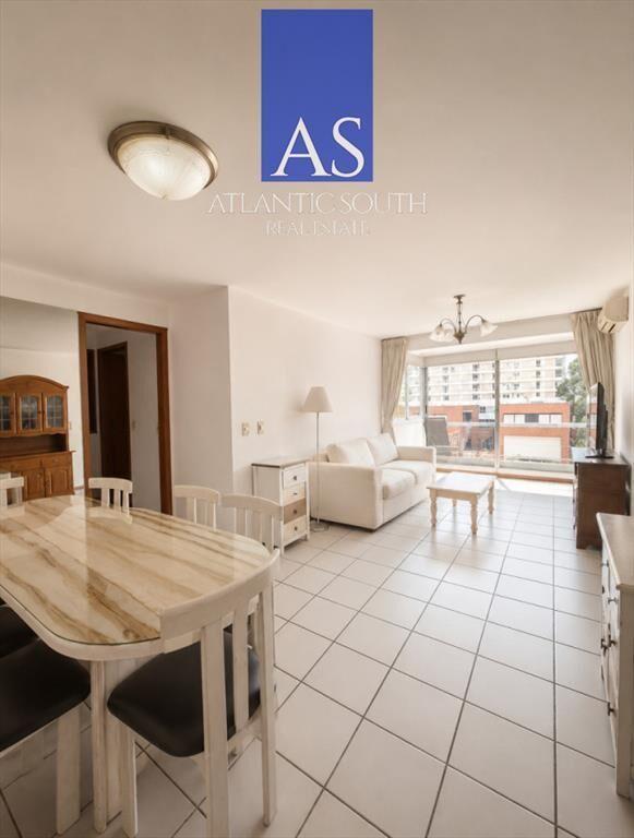 Apartamento de 2 Dormitorios terraza cochera del