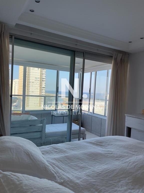 Vende Apartamento en Península - Punta del Este