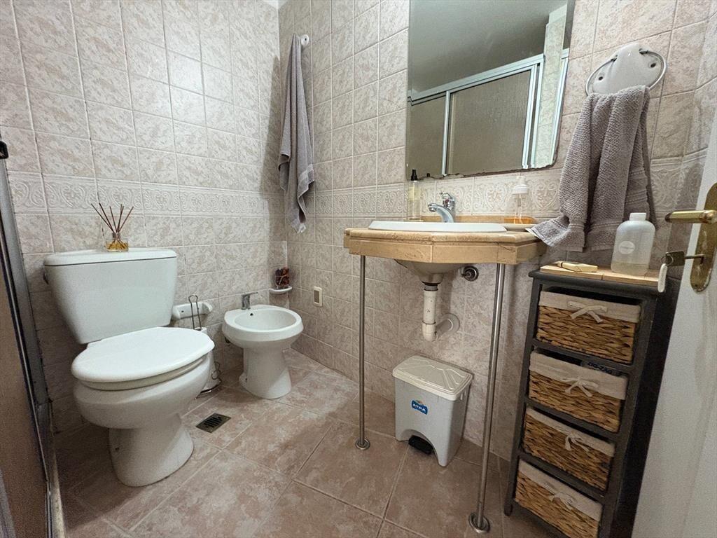 Alquiler - Apartamento con un dormitorio y terraza en Tres C