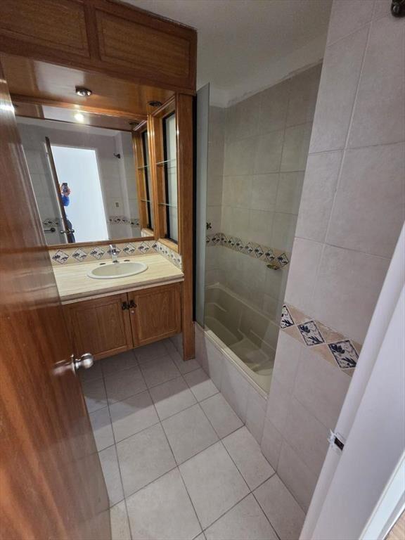 Plaza Gomensoro, vista al mar, piso alto, 155 m2, 3 dormito