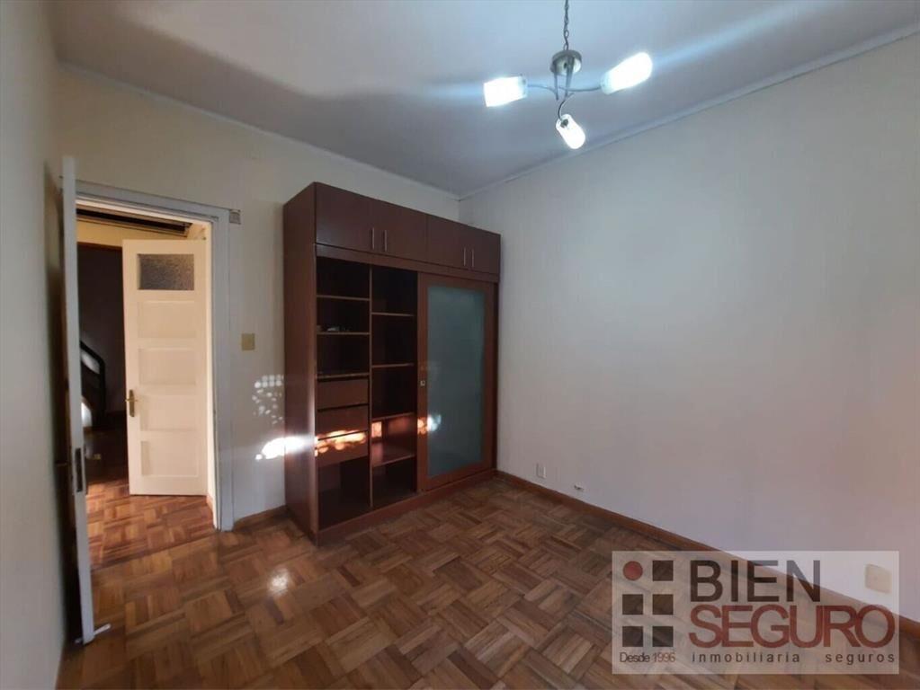 Cómoda casa de 2 plantas en venta en Pocitos
