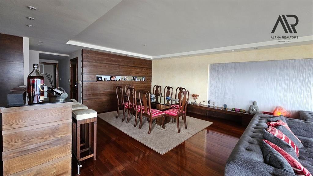 Apartamento en venta c/ cochera doble en Pocitos