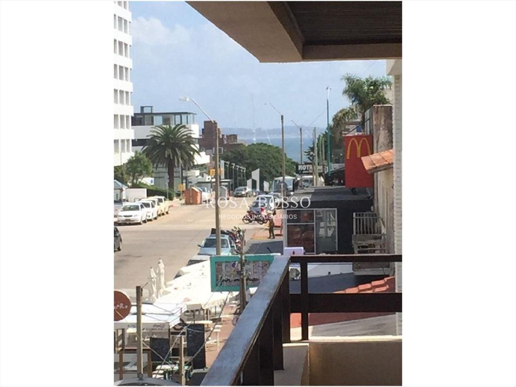 Apartamento en Península, 3 dormitorios, Punta