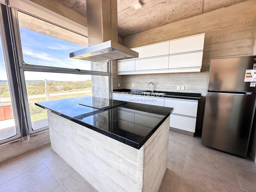 Casa en venta de 3 dormitorios en frente al mar de La Juani