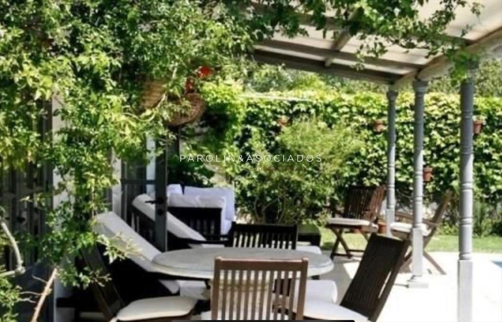 CASA EN VENTA DE 4 DORMITORIOS EN LA BARRA